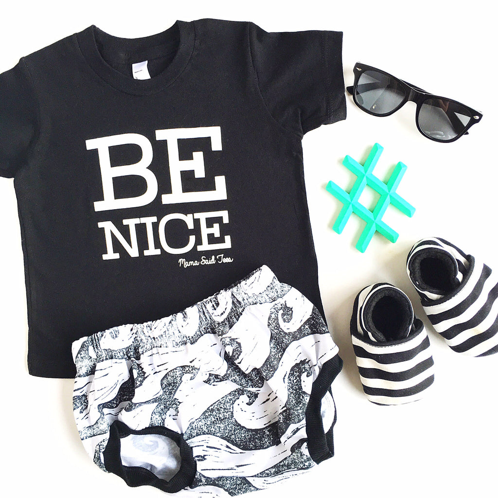 BE NICE KIDS GRAPHIC TEE BY EVERYKIND